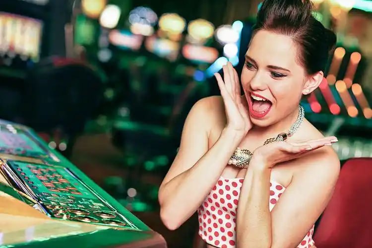 Antarmuka platform changli menampilkan berbagai kategori permainan dari slot hingga sportsbook